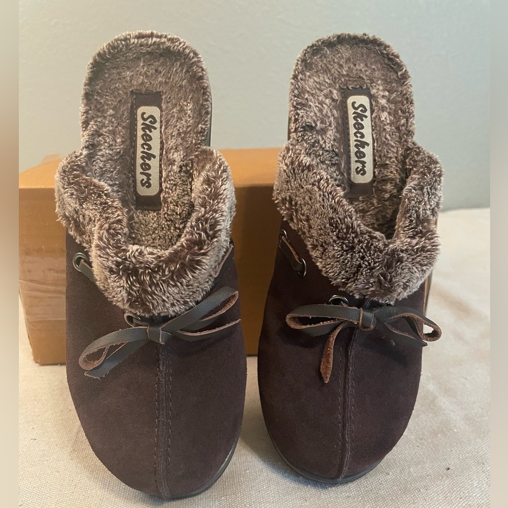 Skechers Women's Dark Brown Furry Mule Clogs - Picture 2 of 14